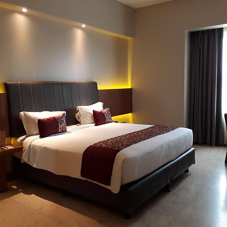 Demelia Hotel Макасар Екстер'єр фото