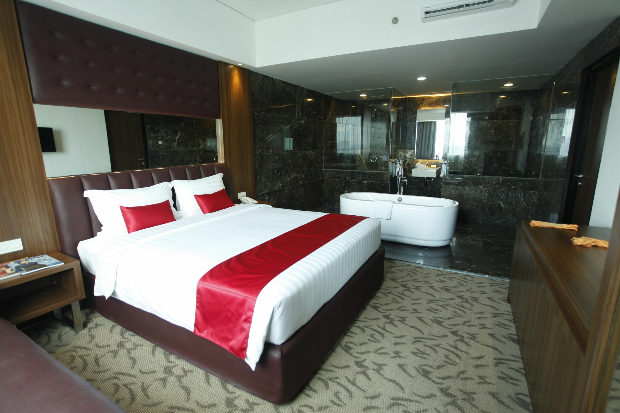 Demelia Hotel Макасар Екстер'єр фото