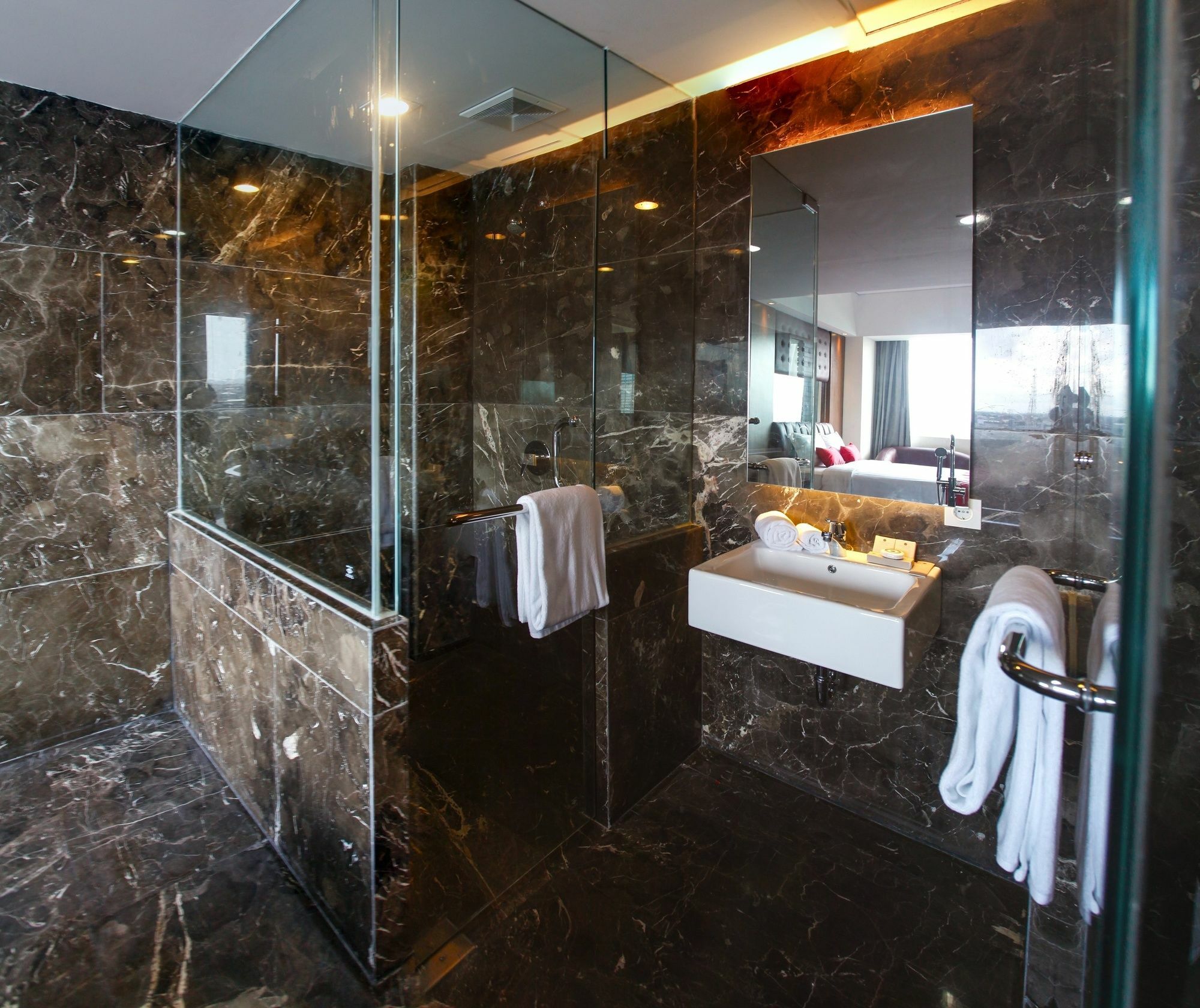 Demelia Hotel Макасар Екстер'єр фото